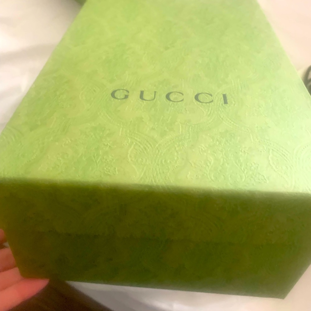Gucci shoes box